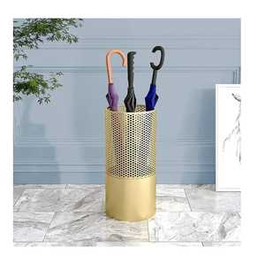 Porte-parapluies cylindrique en fil métallique doré, support rond pour entrée, rangement pour bâtons et cannes, avec plateau anti-gouttes, organisateur métallique - Product Image 3