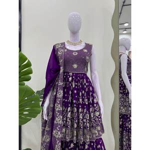 Conjunto de traje XL de diseñador con trabajo de hilo y secuencia - Product Image 1