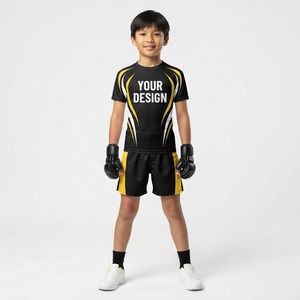 Ensemble de sport MMA personnalisé pour filles : Rashguard à manches courtes et short de combat assorti – Tenue d'entraînement athlétique par sublimation - Product Image 6