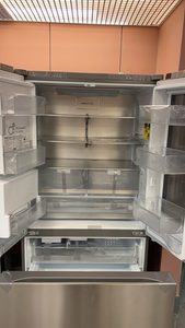 26 cu. pies cúbicos Puerta Francesa MAX de Profundidad Reducida con Instaview Espejado y 4 Tipos de Hielo, Acero Inoxidable PrintProof - Product Image 2