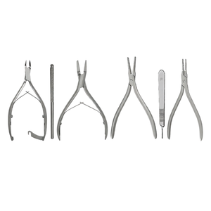 Kit de manucure professionnel HARRAR en acier inoxydable 5-en-1 : coupe-ongles, ciseaux, lime, repousse-cuticules, boîte portable, pour adultes, classique - Product Image 2