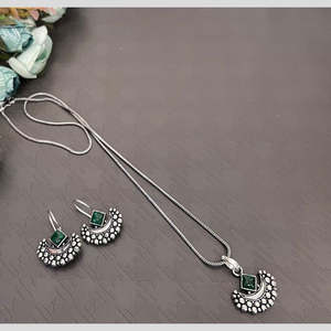 Ensemble de pendentif chaîne en pierre Pota plaquée oxydée 11714290GR Collection de bijoux fins - Product Image 1