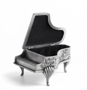 Boîte de rangement de luxe en métal argenté en forme de grand piano pour fruits secs et dates, corps gaufré, couvercle à charnière - Product Image 1