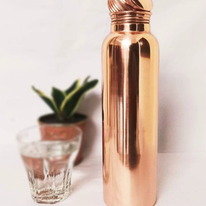 Bouteille de bien-être en cuivre de luxe moderne avec grande capacité pour une utilisation en extérieur - Product Image 1