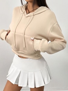 เสื้อครอปท็อปฮู้ดดี้ผู้หญิงสีสันตามสั่ง สไตล์ลำลองสำหรับฤดูร้อน เป็นมิตรต่อสิ่งแวดล้อม เอวสูง ขาสั้น ผ้าถักผสมคอตตอน ทรงพอดีตัว - Product Image 1