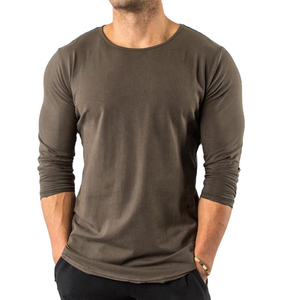 T-shirts à manches longues pour hommes en tissu doux et décontracté, offrant un confort respirant et un style pour un usage quotidien. - Product Image 1