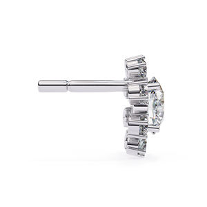 Pendientes de Moissanita con Corte Redondo en Forma de Flor, Piedra de 5mm con Piedras Laterales de 1.80mm, Pendientes de Diamante Moissanita en Oro Sólido de 10K - Product Image 6