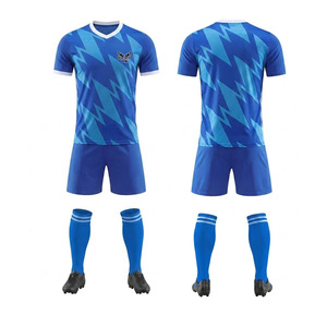 Conjunto de Uniforme de Fútbol Sublimado Personalizado, Cuello en V Azul, Manga Corta, Absorbe la Humedad, Equipación Deportiva para Hombre, Ajuste Atlético para Todas las Temporadas - Product Image 1