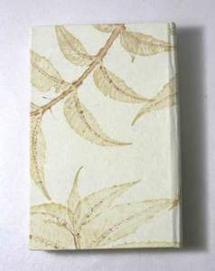 Cuaderno Personalizable de Tapa Dura Color Crema A5 con Impresiones de Hojas Frescas en Toda la Cubierta, Diario - Product Image 4