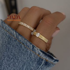 Bague Éternité Raffinée en Diamants Baguette avec Diamants de Laboratoire – Bijou Chic Quotidien, Idéal pour Anniversaire et Cadeau d'Anniversaire - Product Image 5