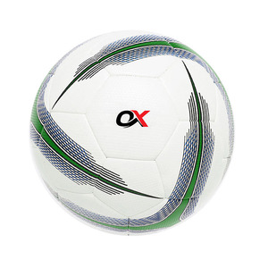 Balón de fútbol Oxva Industries de rendimiento premium, diseñado para campeones, que ofrece un control, velocidad y efecto superiores. - Product Image 1