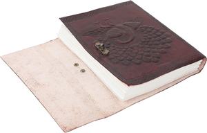 สมุดบันทึกพกพาหนังลายนูนรูปนกยูงสไตล์วินเทจ - สมุดบันทึกการเดินทางปกแข็งขนาด A6 ทำมือพร้อมกระดาษฝ้ายเย็บด้าย - Product Image 4