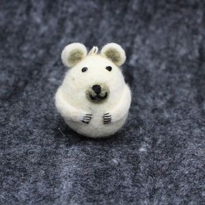 Figura Decorativa de Oso Polar Blanco de Fieltro, Hecho a Mano por Kriti Craft (Modelo PCD3333) - Product Image 2
