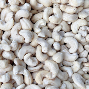 Nueces de Anacardo A180 A210 de la Mejor Calidad, Nueces de Anacardo Crudas de Vietnam, Exportadas al por Mayor a Asia, la UE y Oriente Medio - Product Image 1