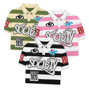 เสื้อโปโลผู้ชายดีไซน์เนอร์ ปักลายเพชร ตกแต่งด้วยผ้าฝ้ายแบบครอป ทรงบ็อกซี่ สีแดงทับทิม แขนสั้น - Product Image 1