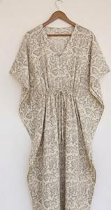 ชุดเดรสผ้าฝ้ายพิมพ์ลายบล็อกแฮนด์เมดสำหรับผู้หญิง สวมใส่สบายๆ ชายหาด ฤดูร้อน ทรงหลวม สไตล์ชาติพันธุ์ ชุดลำลอง ทำมือ เรียบง่าย คอวี ยาว - Product Image 2