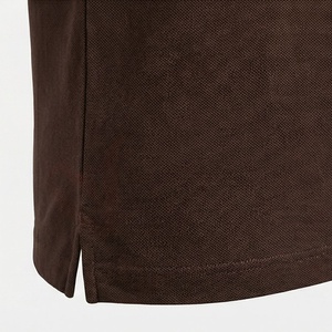 Polo en piqué de coton marron à manches courtes pour homme, coupe classique, anti-plis, design tricoté uni, décontracté - Product Image 5