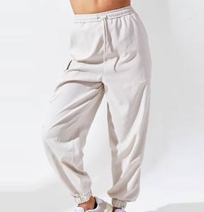 Conjunto Deportivo de Dos Piezas con Chaqueta Cortavientos y Pantalones de Chándal para Hombre, en Nailon y Poliéster - Product Image 4