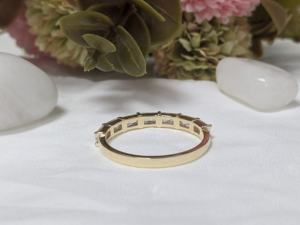 Anillo de Compromiso y Matrimonio de Media Eternidad con Diamante Cultivado en Laboratorio de Corte Radiante de 1.90 Ct, Certificado IGI, Oro Amarillo de 14k, Joyas Lurba, a la Moda - Product Image 2