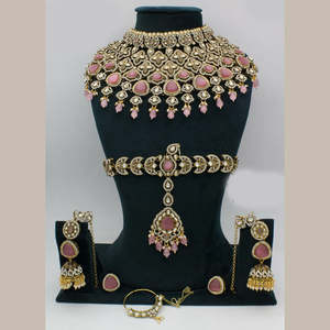 Parure de bijoux semi-bijoux de créateur plaqué or avec perles en pierres autrichiennes, collection de mariage haut de gamme pour de magnifiques mariées - Product Image 1