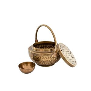 Diffuseur d'arômes et brûleur d'encens en laiton antique avec couvercle perforé et poignée de transport, brûleur décoratif d'aromathérapie essentielle - Product Image 5