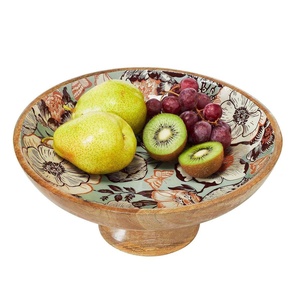 Bol de service en bois fait main moderne avec motif floral et base surélevée pour la présentation des aliments - Product Image 2
