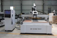 Mesin Router CNC M-shine 1828 ATC Mesin Pertukangan Kayu CNC 9kw Spindle Leadshine Servo Modor Meja Vakum Ukuran Kerja Kustom