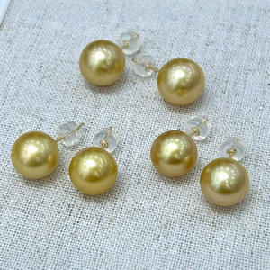 Boucles d'oreilles en perles d'or 18 carats, 12-13 mm, rondes, or naturel avec légères imperfections, boîte cadeau gratuite, boucles d'oreilles en perles - Product Image 1