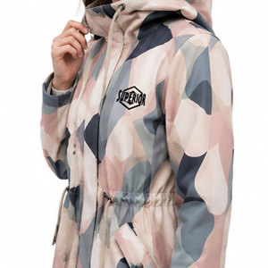 Veste parka thermique pour femme, pour l'extérieur, avec isolation épaisse, coque imperméable respirante et construction durable - Product Image 3