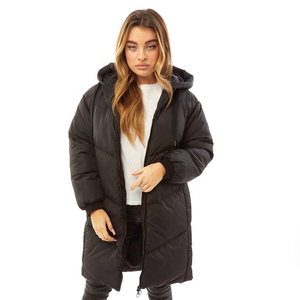 Manteau parka exclusif pour femmes avec capuche en fausse fourrure, matelassé, chaud, pour la saison hivernale, élégant, thermique, tendance, style puffer - Product Image 5
