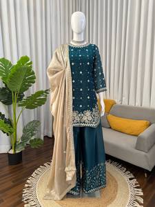 Ensemble Sharara bleu marine brodé avec dupatta pour femme – Tenue ethnique traditionnelle pour fêtes et mariages - Product Image 5
