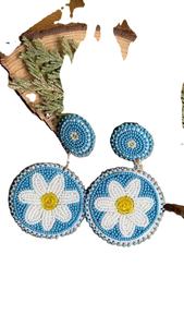 Nueva llegada de joyería de moda, hermosos y elegantes pendientes de fresa con bordado a mano y cuentas, diseño moderno y lindo, pendientes de última tendencia. - Product Image 4