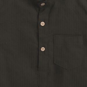 ลายจุดครึ่งแขนสั้นปักลายกวางเคอร์ต้า-สีเขียว - Product Image 3