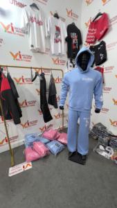 Sweats à capuche zippés oversize vierges pour hommes, coupe décontractée, imprimé en relief, en tissu tricoté 100% coton, écologiques, vente en gros - Product Image 2