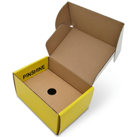Boîte d'expédition pour abonnement e-commerce en carton ondulé vert avec logo de marque personnalisé imprimé à l'intérieur