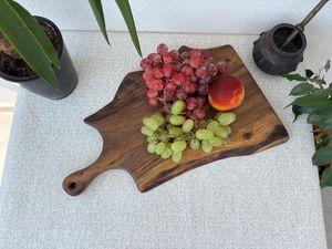 Planche à découper rectangulaire en bois massif rustique MT Exports - Non toxique, facile à nettoyer, compatible lave-vaisselle, épaisseur 1,3 cm, fabriquée en Inde - Product Image 5