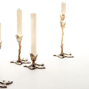 Candelero de Latón con Diseño de Flor Dorada, Portavelas para Decoración del Hogar, Base Metálica Resistente - Product Image 3