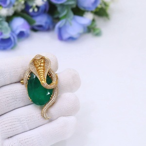 Magnifiques broches en laiton plaqué or de qualité supérieure avec zircon CZ pour hommes et garçons, collection mariage et cadeaux - Product Image 5