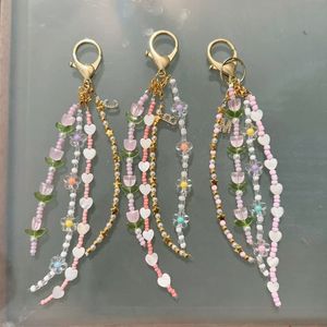 Porte-clés élégant fait main avec broderie perlée et un magnifique savoir-faire pour clés, sacs et accessoires personnels - Product Image 5