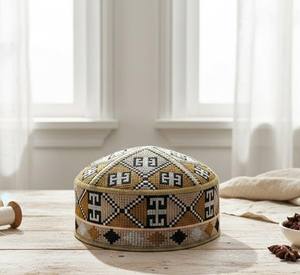 Chapeau Kufi brodé géométrique, Pakistan Songkok, chapeau de prière ethnique pour hommes, couvre-chef islamique traditionnel pour un usage quotidien - Product Image 3