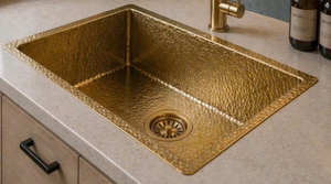 Fregadero de preparación cuadrado de latón hecho a mano, con acabado martillado dorado, para cocina o bar, de un solo tazón, para instalar bajo encimera, con un solo grifo, tipo lavabo utilitario. - Product Image 2