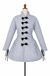 Gambesón Medieval Blanco Hecho a Mano de Alta Calidad, Largo, de Manga Larga, para Mujer, con Correas de Cuero y Acolchado de Algodón - Product Image 2