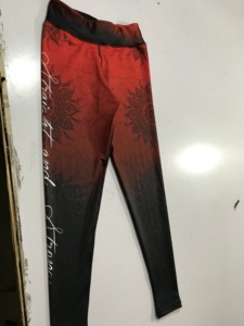 Leggings Deportivos Personalizados para Mujer, Leggings de Gimnasio de Alta Calidad con Cintura Elástica, Ecológicos y Antibacterianos - Product Image 4