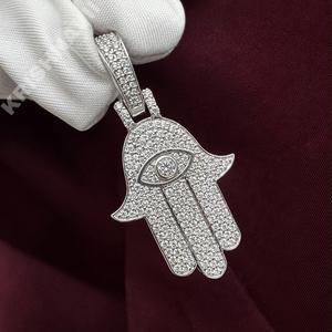 Pendentif Hamsa en Or Blanc Premium Plaqué Or avec Moissanite, Collier Porte-Bonheur, Bijou Hip Hop, Cadeau pour Hommes et Femmes, Style Bling - Product Image 3