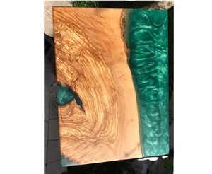 Tabla de cortar de madera de olivo epoxi de resina de tamaño personalizado Tabla de cortar y servir de cocina colorida de lujo hecha a mano - Product Image 2