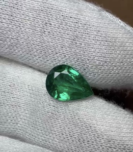 Émeraude naturelle de 2,59 carats, taille poire, vert vif, pierre précieuse zambienne certifiée pour joaillerie fine - Product Image 2