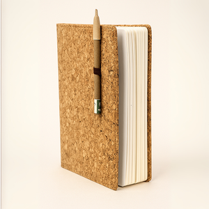 Agenda/Diario de Corcho A5 Pro, Organizador/Planificador de 192 Páginas, Cubierta de Corcho, Portaplumas, Ecológico, Profesional, Encuadernación Perfecta, Papel Rayado, Protección UV - Product Image 2