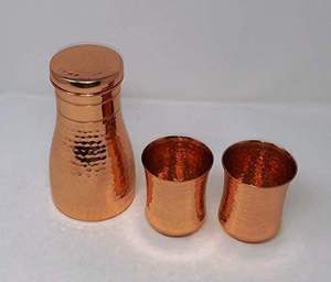 Ensemble Carafe à Eau en Cuivre avec Deux Verres, Finition Martelée à la Main, Bouteille de Service Réutilisable, Vaisselle pour la Maison et les Dîners, Articles Cadeaux - Product Image 2