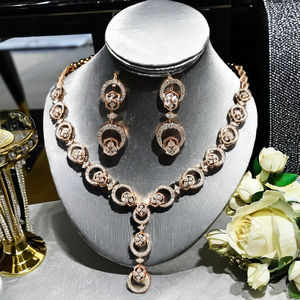 Conjunto de Collar y Aretes de Diamantes Cultivados en Laboratorio para Mujer, Corte Brillante, Chapado en Rodio, Oro Blanco/Amarillo de 14 Quilates, Certificado IGI, Estilo Neo-Gótico - Product Image 2