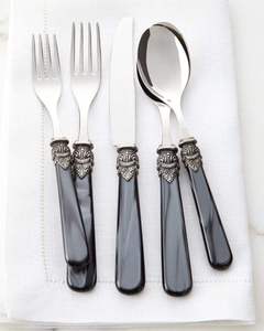 Ensemble de couverts en métal robuste et écologique, construction élégante pour les restaurants et les repas en famille - Product Image 5